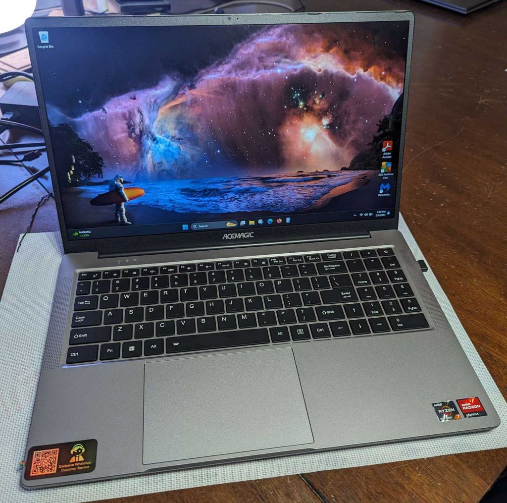 Il Laptop Acemagic AX16 Pro include una scheda grafica AMD Radeon RX Vega 8