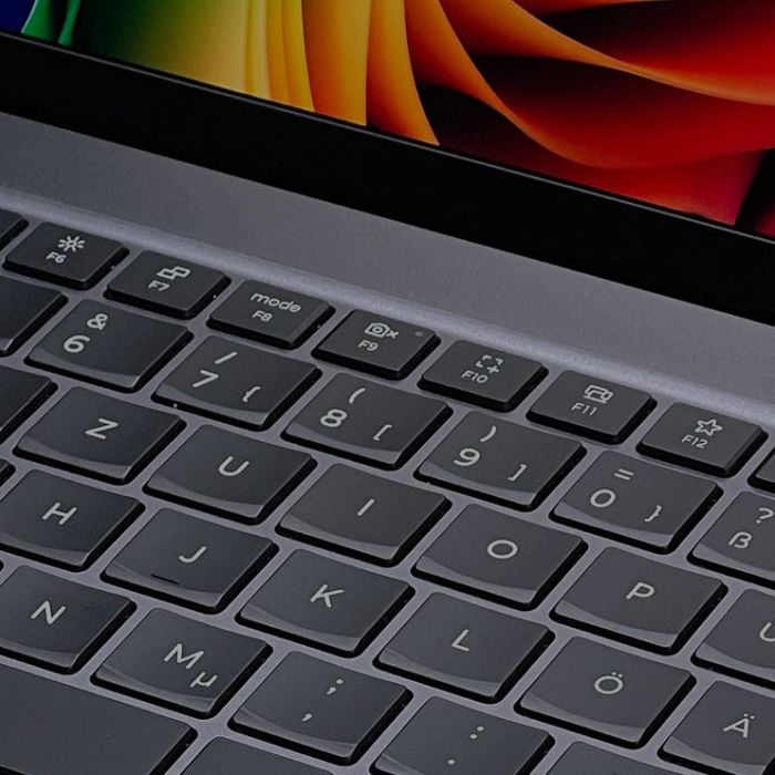 Il Lenovo ThinkPad X9 15 Aura Edition (2025) è un laptop Windows da 15.3” per un'esperienza e un supporto premium