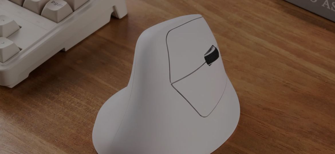 Il mouse ergonomico wireless M5 di Keychron ha una frequenza di polling di 8K per il massimo controllo in gioco