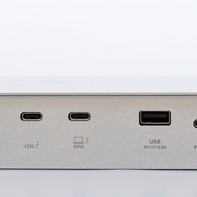 Asus ProArt PA32UCDM è dotato di due porte Thunderbolt 4, una porta HDMI 2.1, una porta USB-C e una USB-A